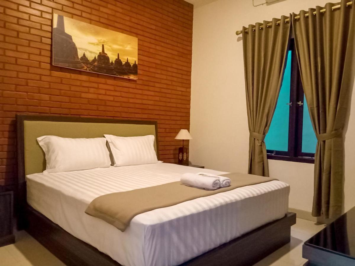 Omah Watu Homestay Джокякарта Екстериор снимка