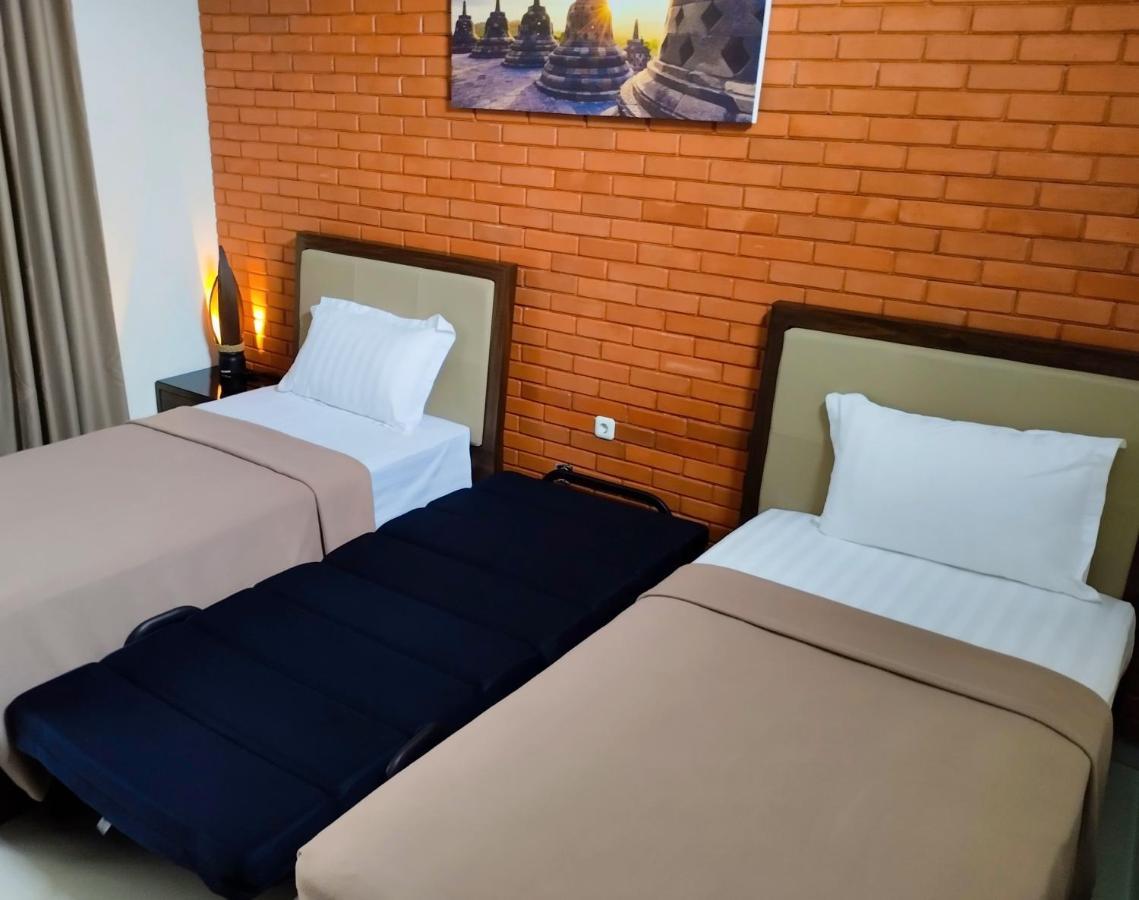 Omah Watu Homestay Джокякарта Екстериор снимка