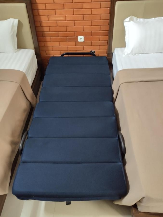 Omah Watu Homestay Джокякарта Екстериор снимка