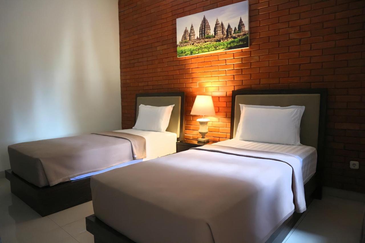 Omah Watu Homestay Джокякарта Екстериор снимка
